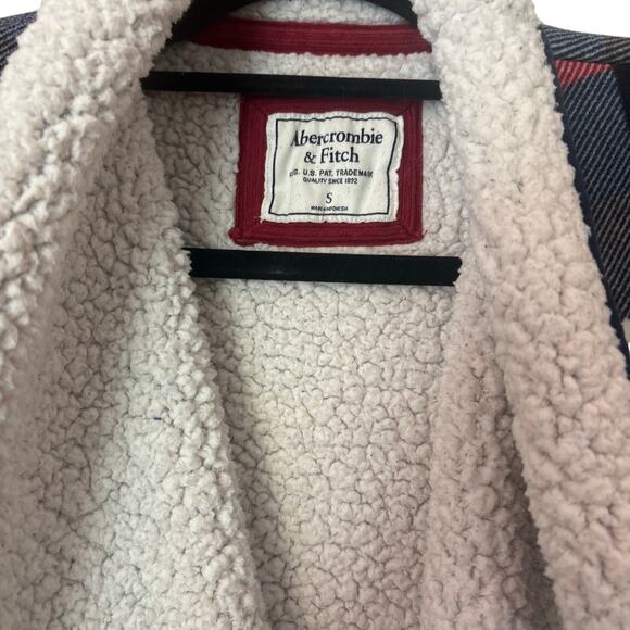 Abercrombie & Fitch womens oversized buffalo plaid sherpa jacket SIZE S - Picture 3 of 6